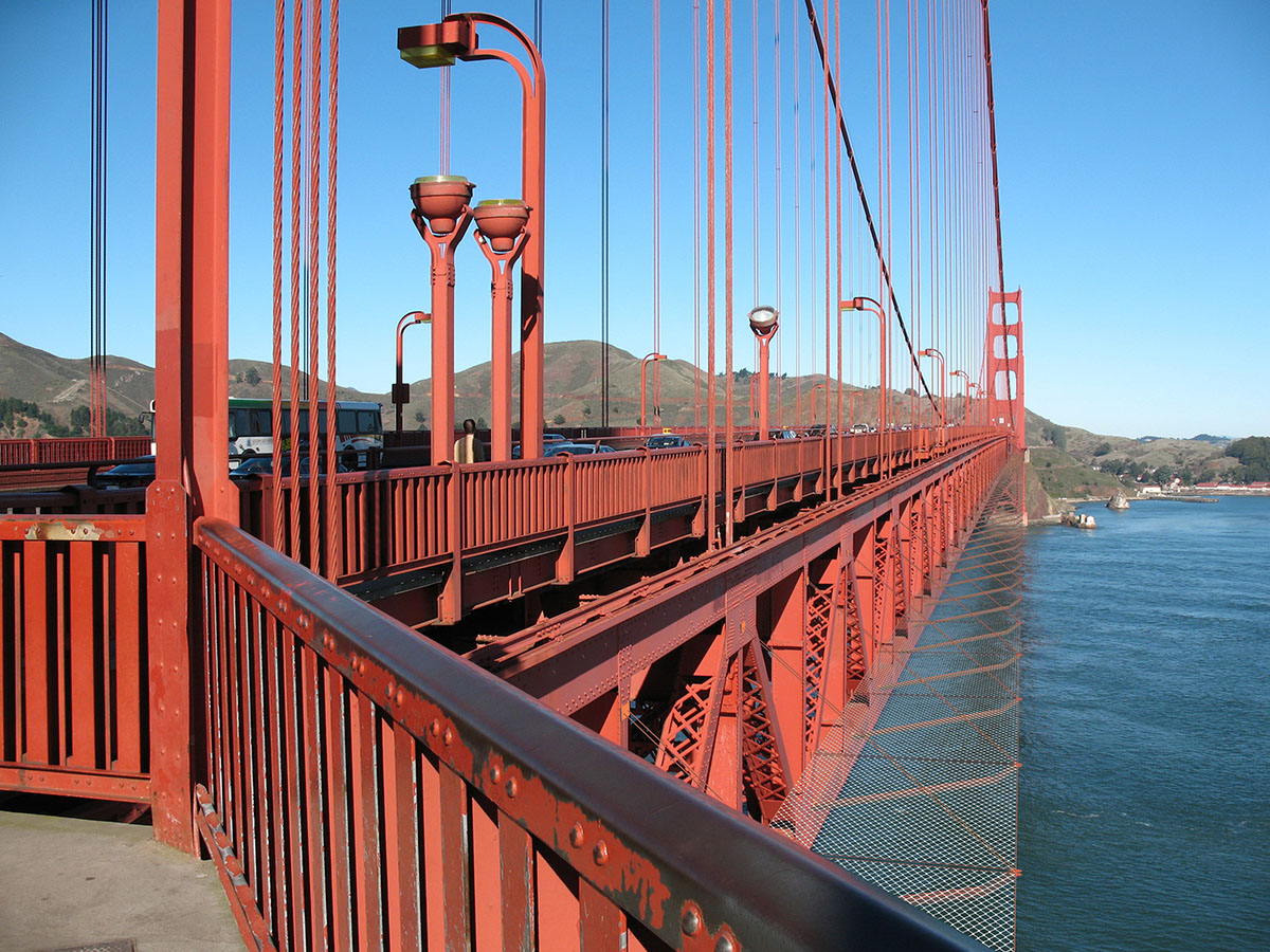 Golden Gate Bridge needs nearly $200M to build suicide barrier