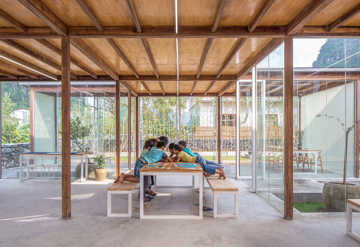 Chinese old house converted into a fully-transparent children’s education centre by AaL+Atelier UPA