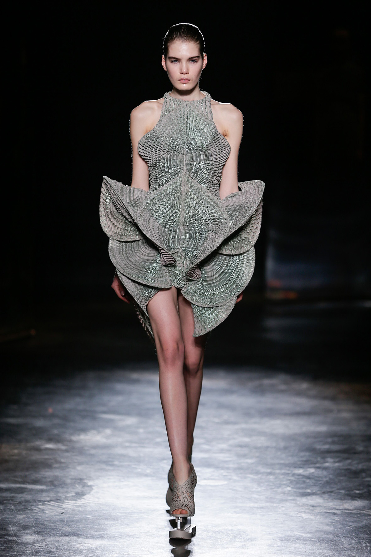 The Extraordinary Process highlights innovative technologies in architecture and fashion