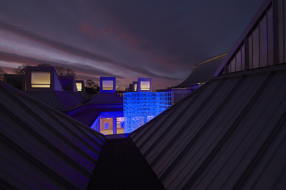 SOM installs lattice-formed Christmas Tree at Utzon Center in Denmark