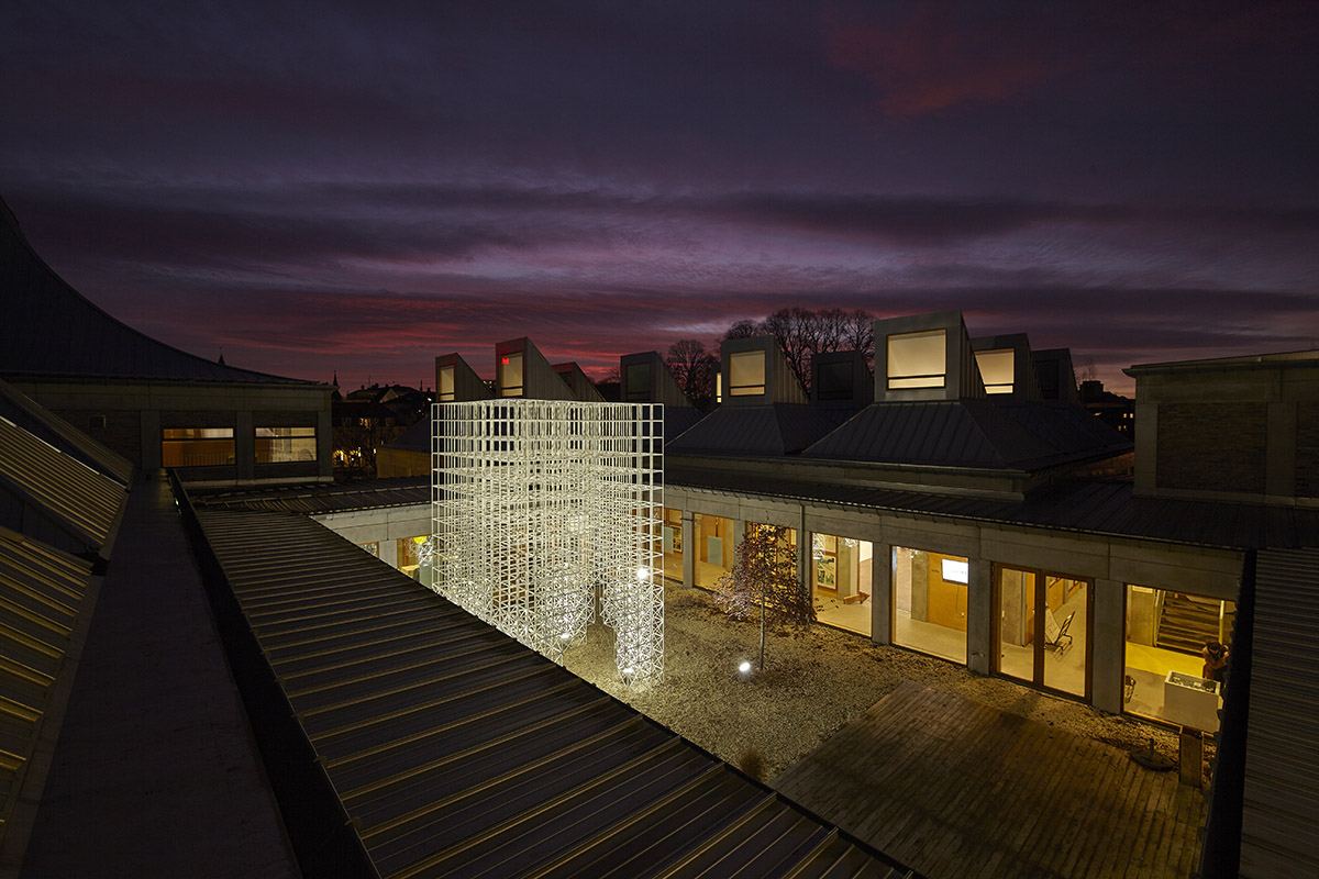 SOM installs lattice-formed Christmas Tree at Utzon Center in Denmark