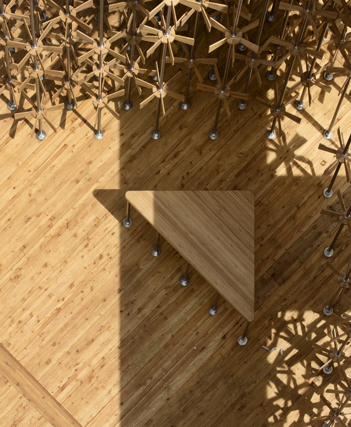 The Pinwheel Pavilion is a self-supporting structure animated by bamboo components in London