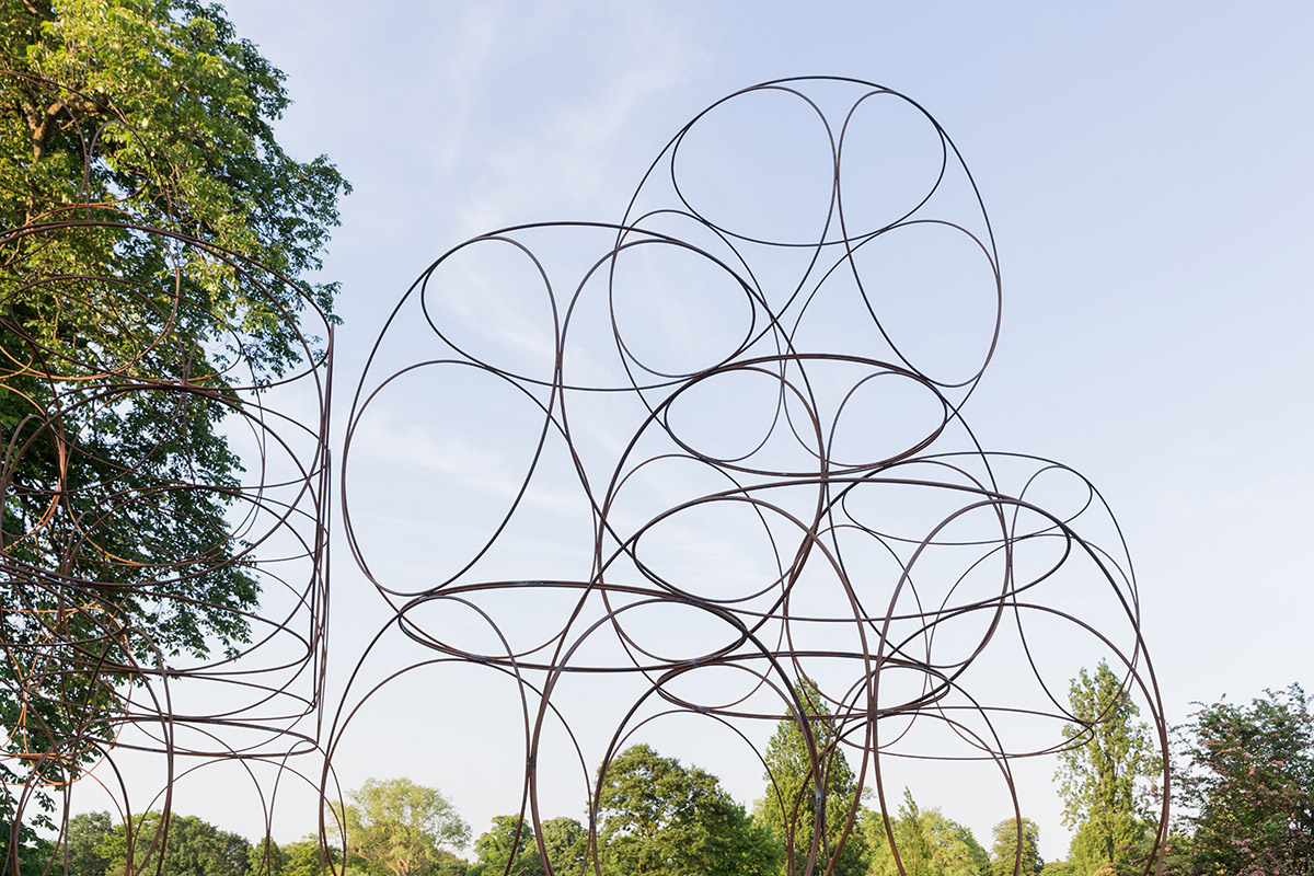 Take a closer look to Yona Friedman’s Serpentine Summer House