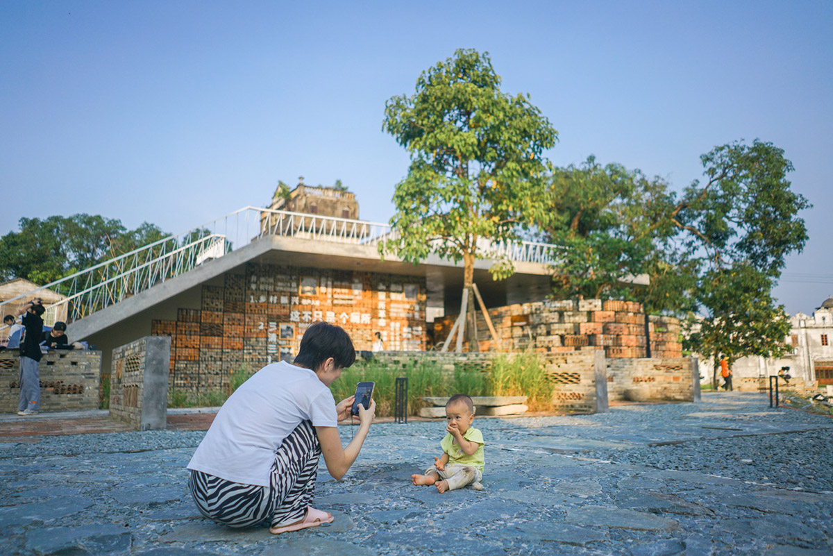 Public toilets have been elaborated in new aesthetic by Atelier cnS in Zuzhai village