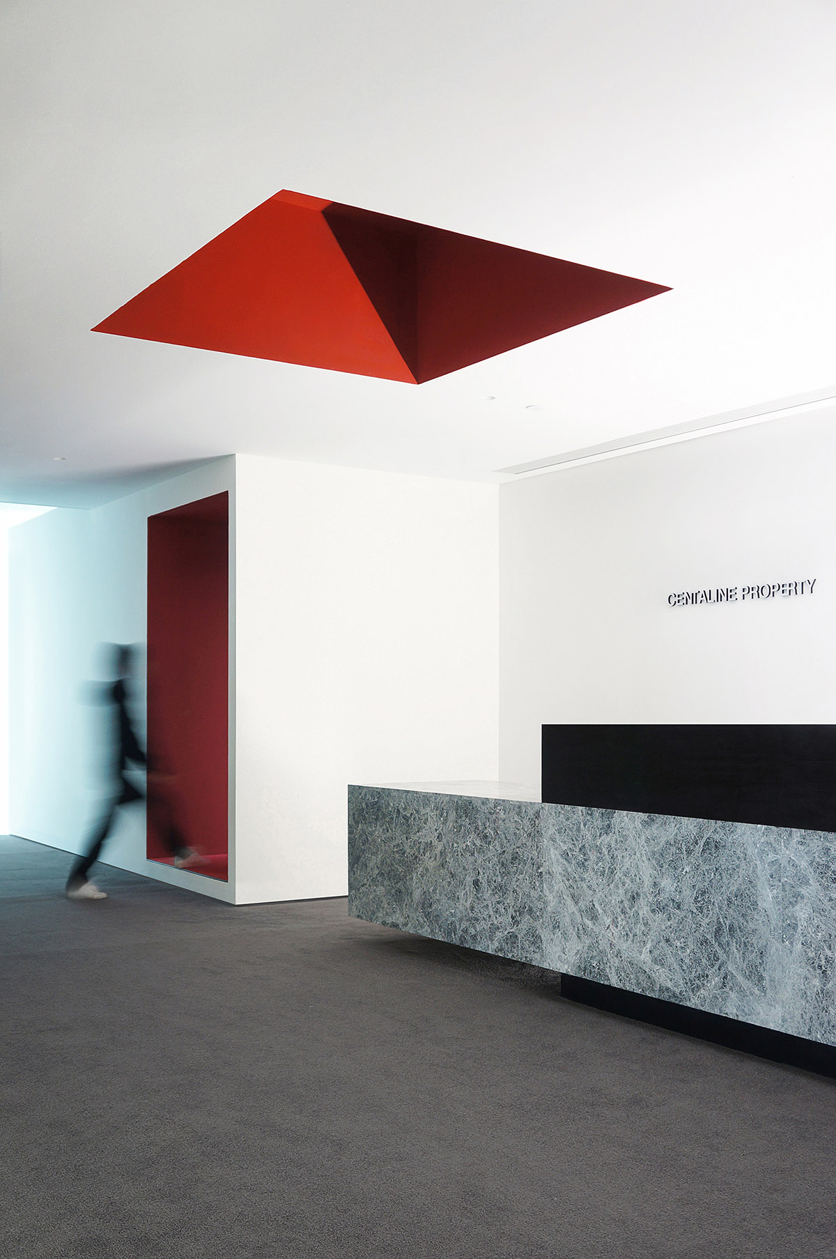 Peng & Partners Designed a Colorful Office that Seems like a Space Comes out of Mandrian's Painting