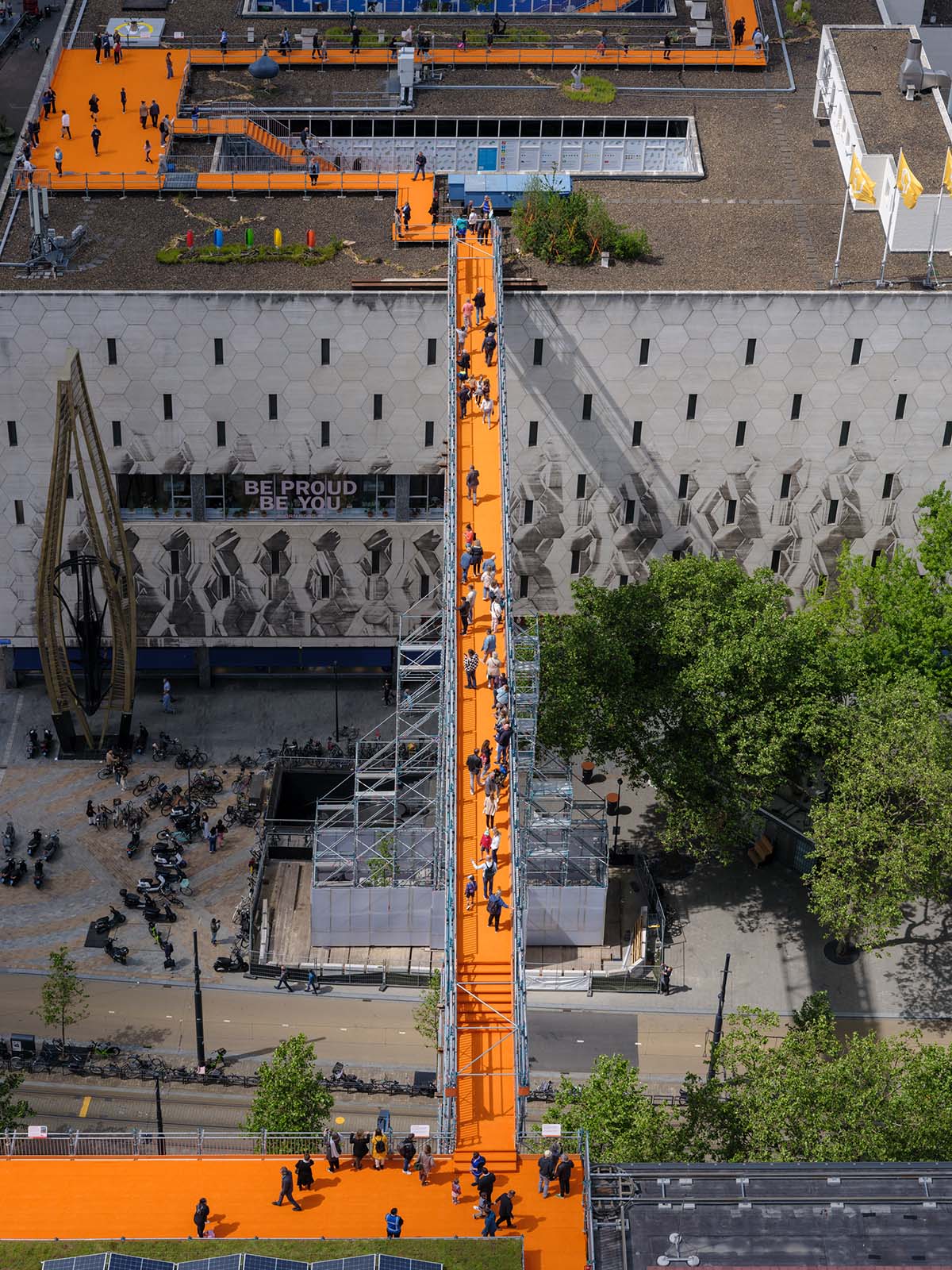 MVRDV и Rotterdam Rooftop Days проектируют 600-метровый подвесной мост в Роттердаме 