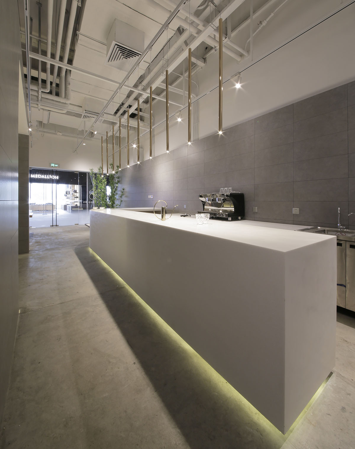 Jun Murata reveals its Cafe la Loop 86 & Gallery in Shanghai