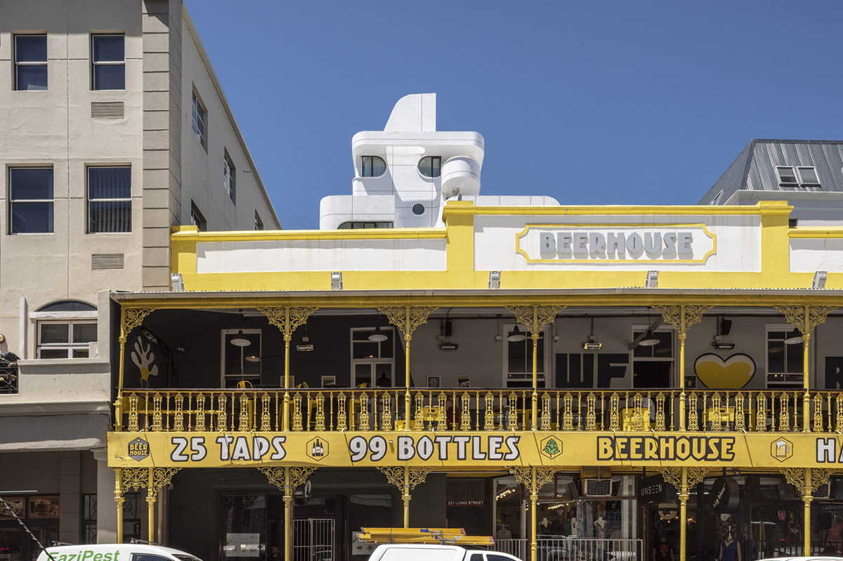 Robert Silke & Partners designed apartment that features 