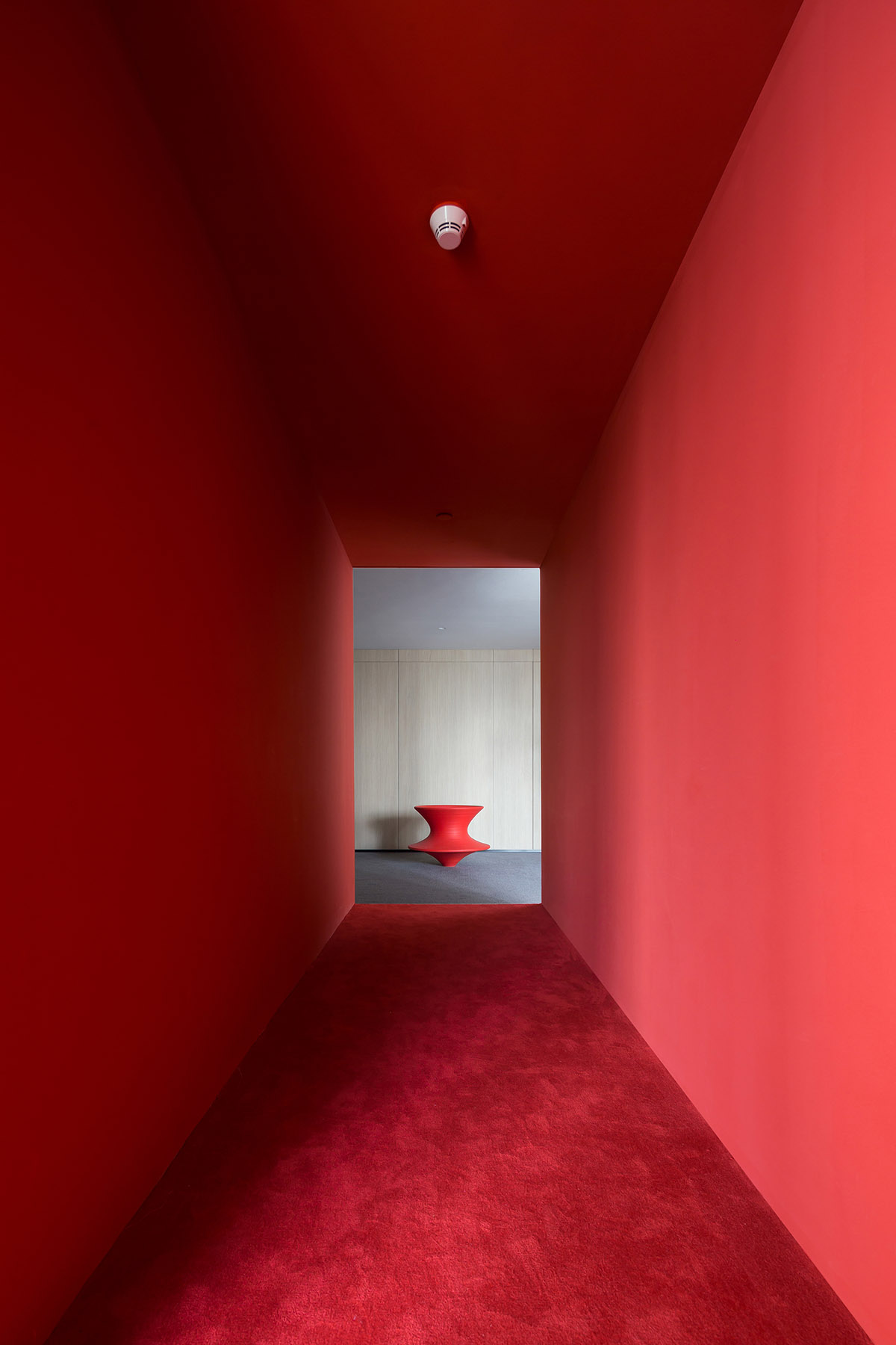 Peng & Partners Designed a Colorful Office that Seems like a Space Comes out of Mandrian's Painting