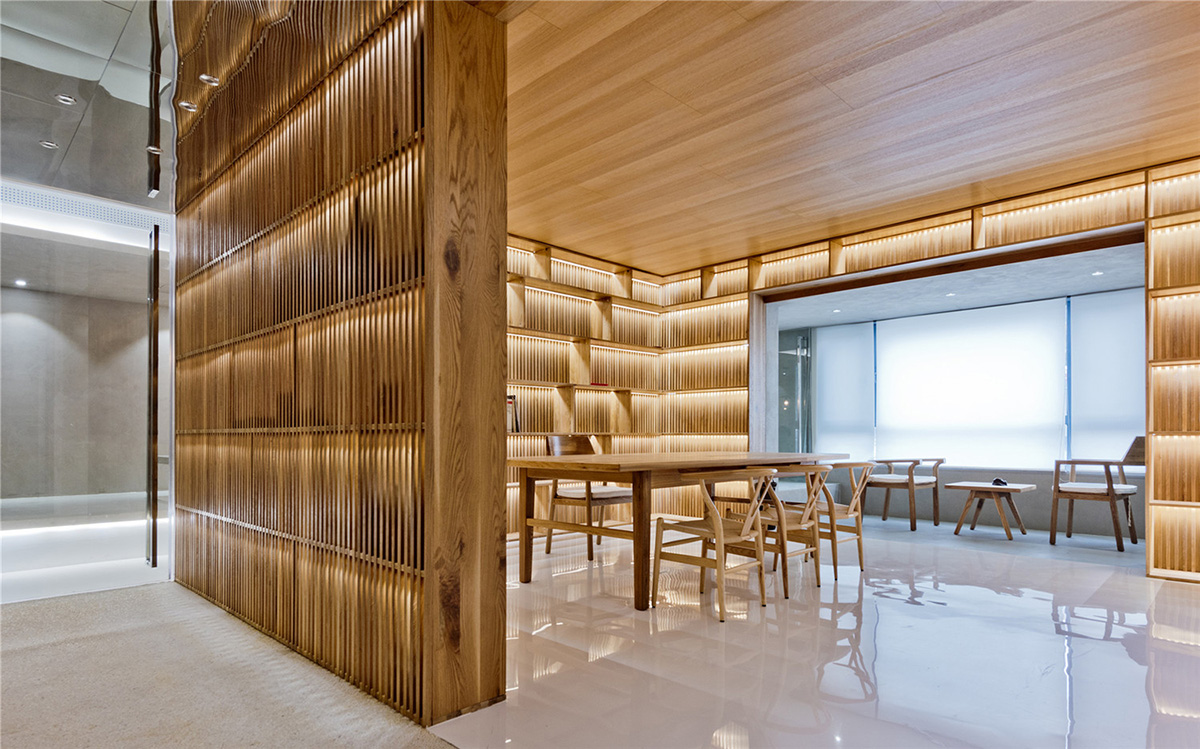 ARCHSTUDIO removes boundaries of spaces with numerous bamboo strips in Haitang Villa