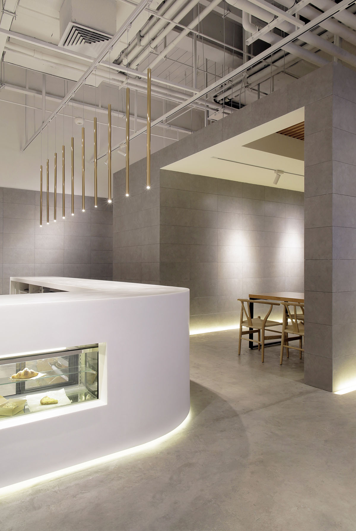 Jun Murata reveals its Cafe la Loop 86 & Gallery in Shanghai