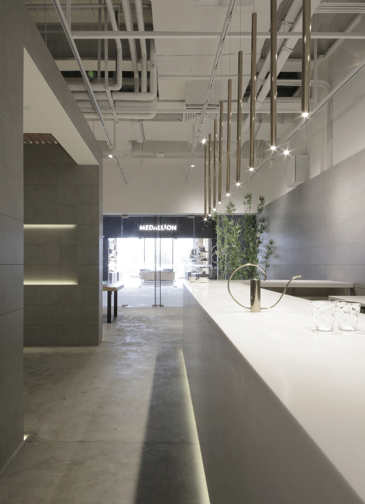 Jun Murata reveals its Cafe la Loop 86 & Gallery in Shanghai
