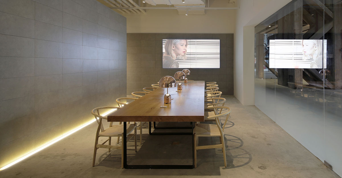 Jun Murata reveals its Cafe la Loop 86 & Gallery in Shanghai