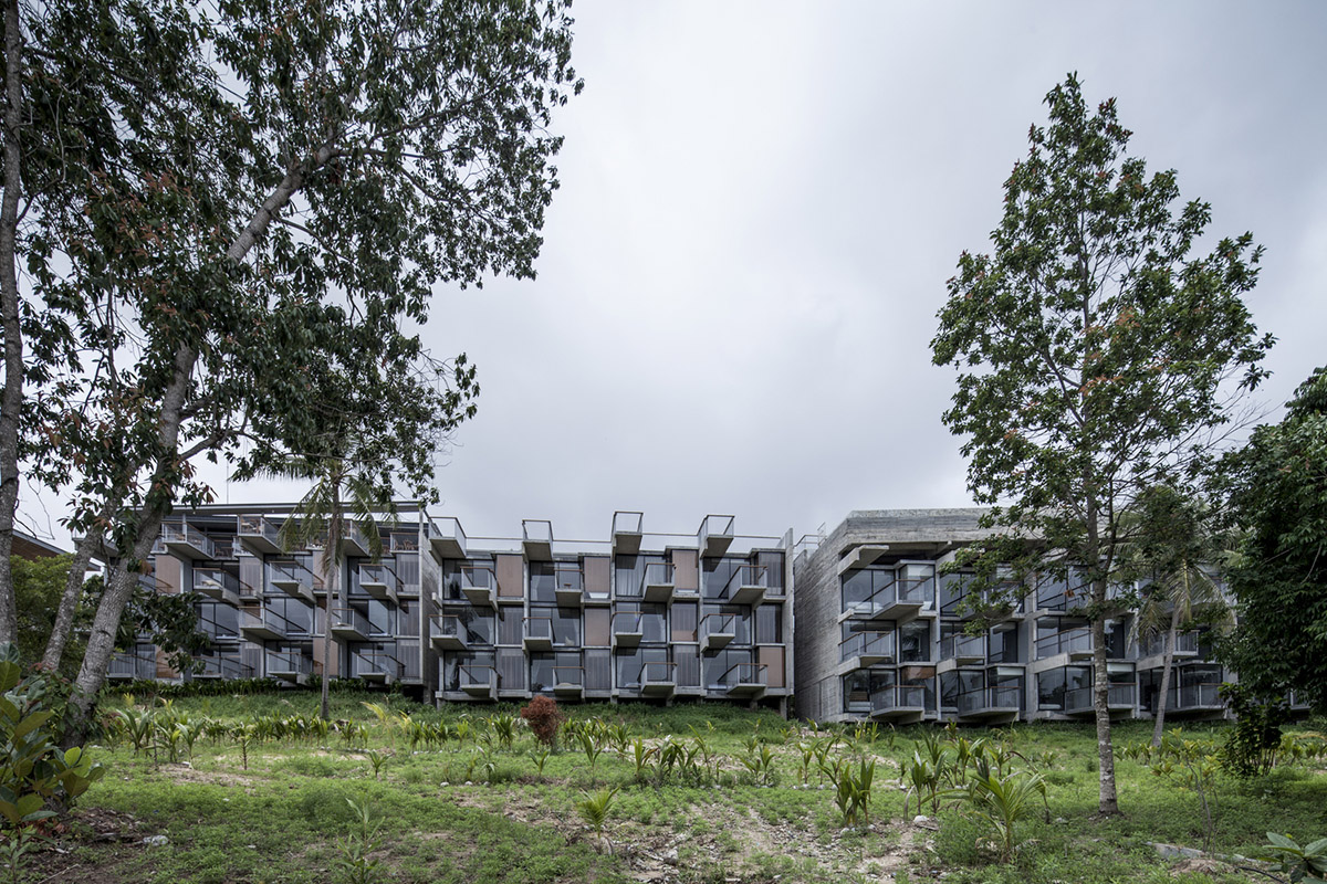 Patchara+ Ornnicha Architecture designs hotel with super elongated balconies on a serene hillside