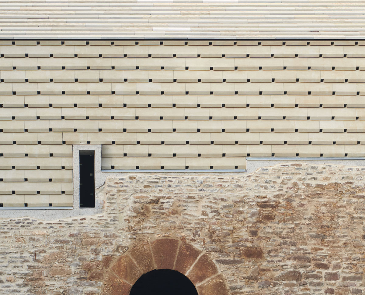 Sebastián Arquitectos SLP converts ancient hermitage into a resting space for pilgrims in Spain 
