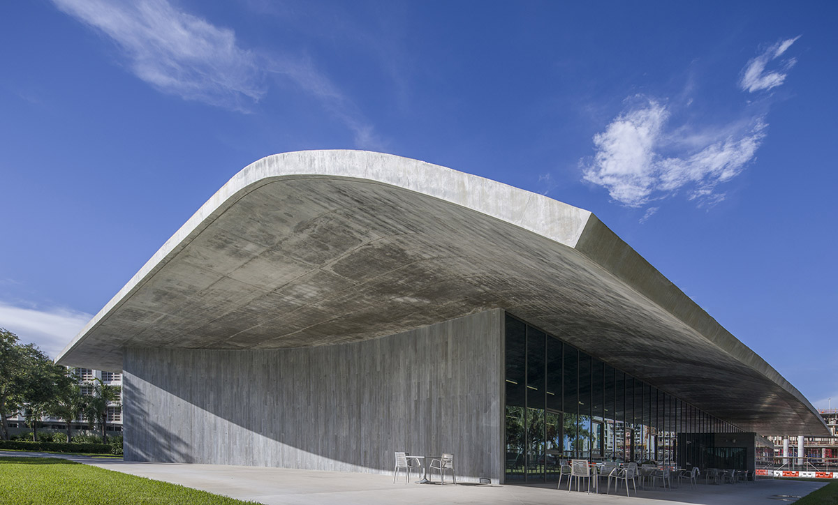 Arquitectonica designed curvy roof for design laboratory building at Miami School of Architecture