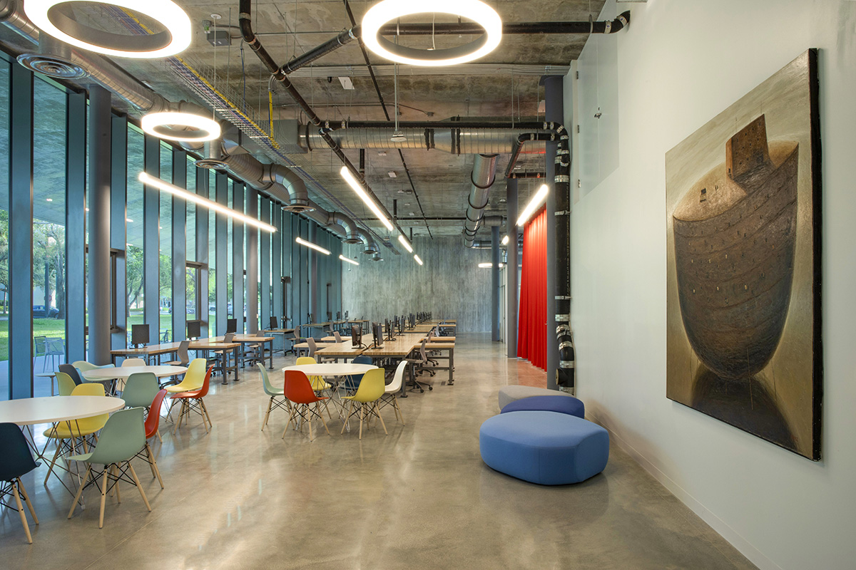 Arquitectonica designed curvy roof for design laboratory building at Miami School of Architecture