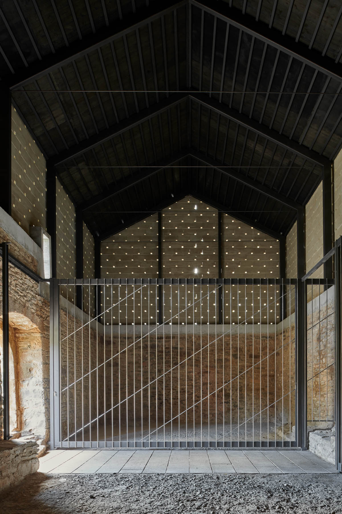 Sebastián Arquitectos SLP converts ancient hermitage into a resting space for pilgrims in Spain 