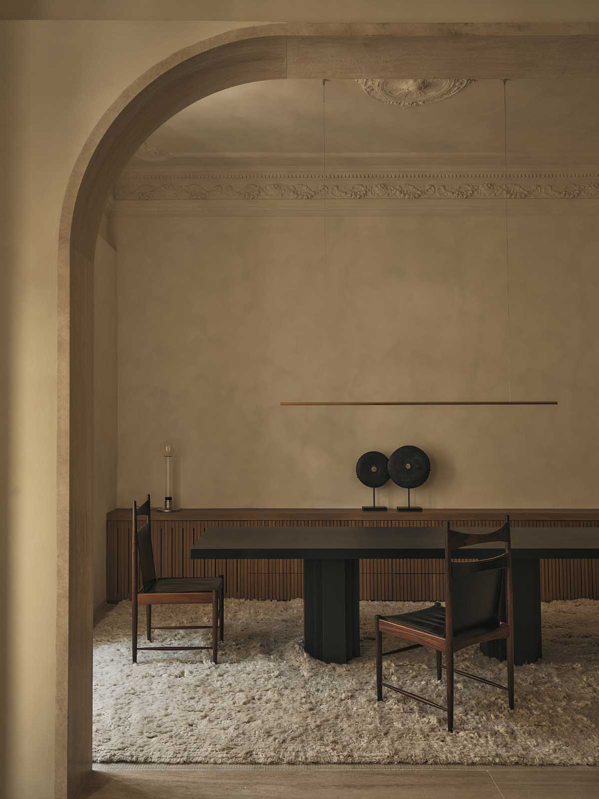 Balzar Architects complete interiors for GE Apartment with a wabi-sabi aesthetic in Valencia