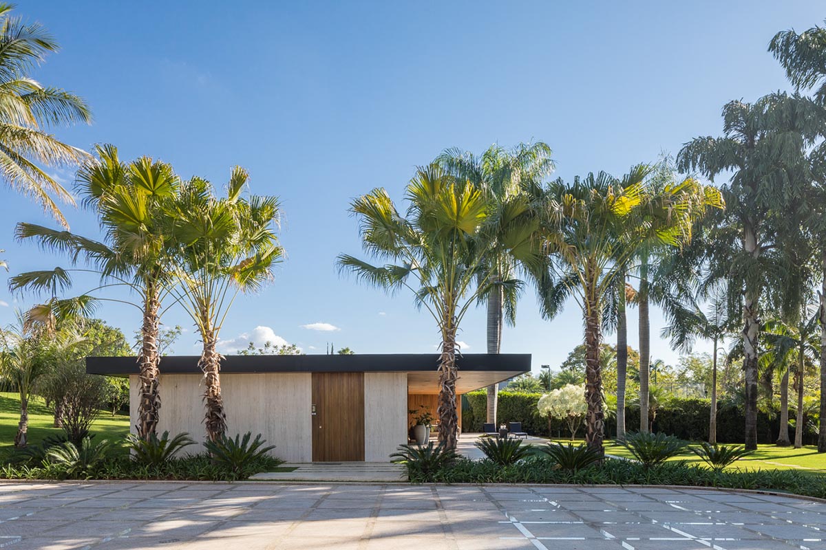 ME Arquitetura completes single-story 