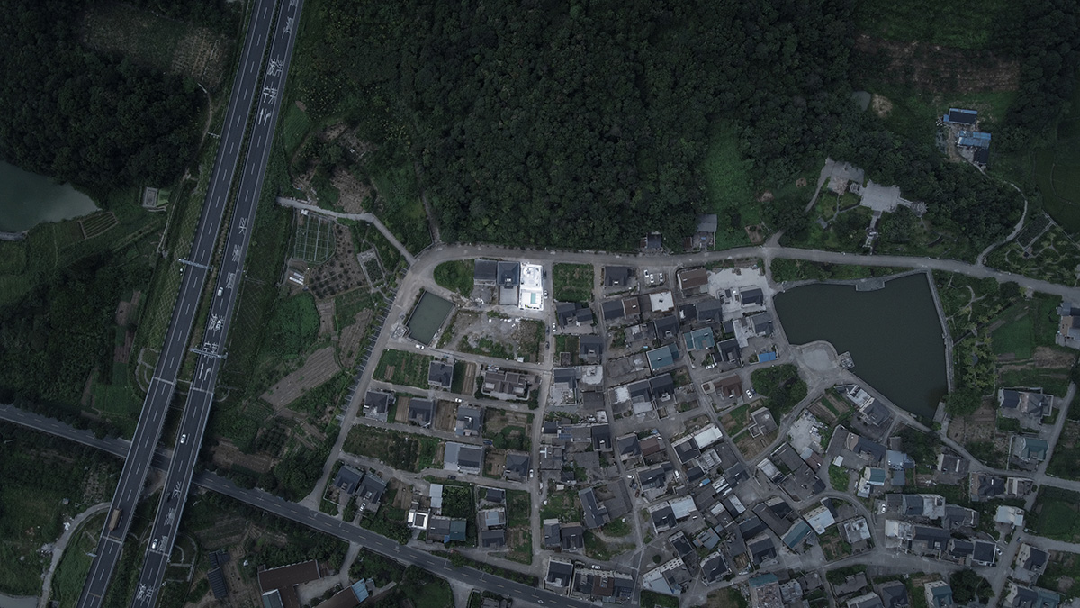 LQS Architects built boutique hotel featuring three-dimensional cut in Zhejiang Province