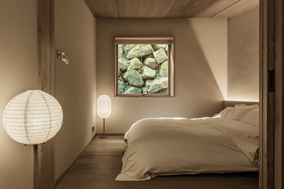 kooo architects built retreat village by using local materials on hills of Zhejiang