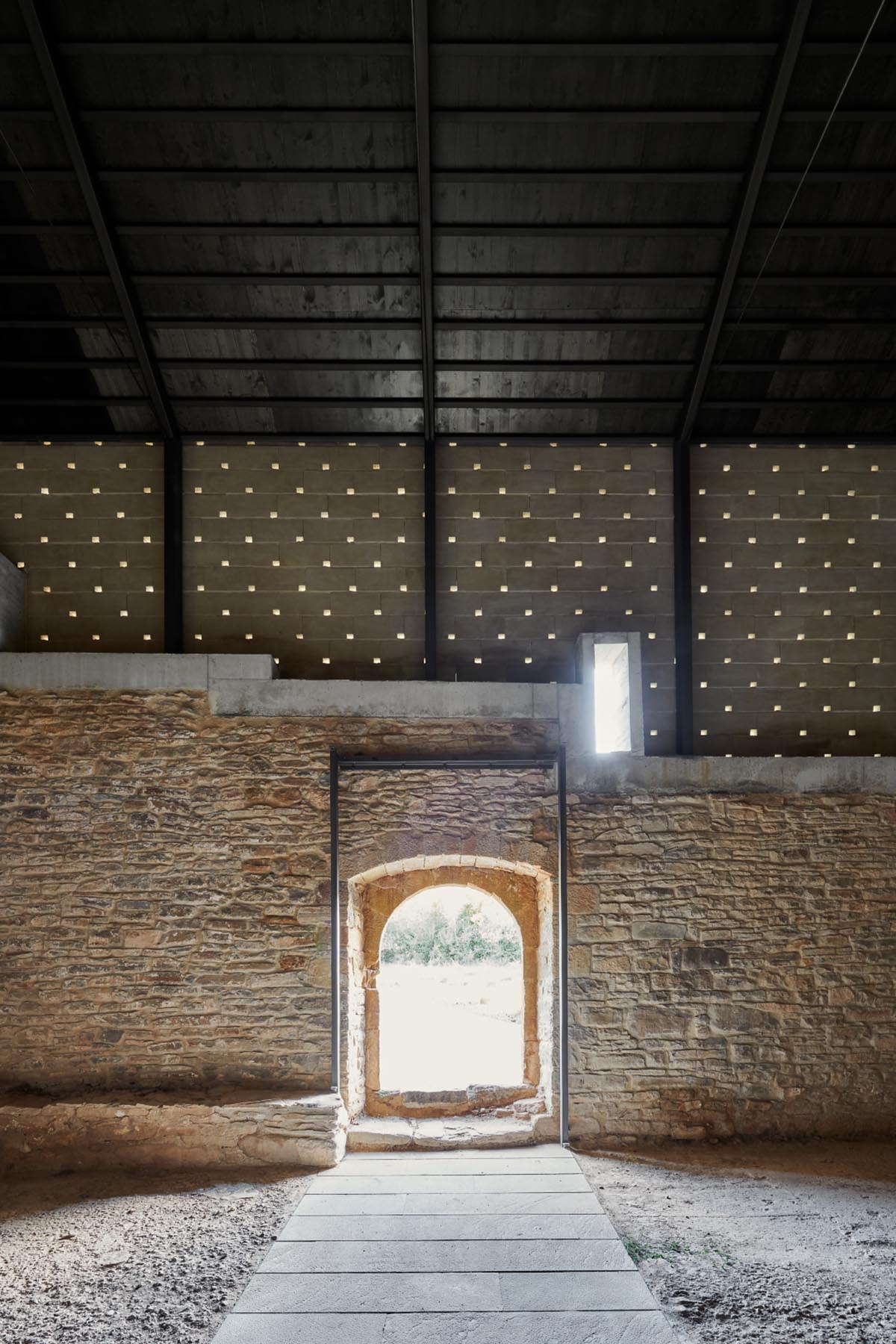 Sebastián Arquitectos SLP converts ancient hermitage into a resting space for pilgrims in Spain 