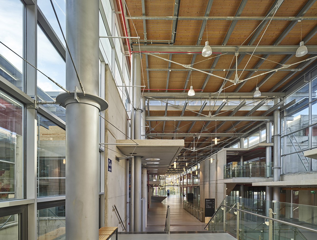 Uygur Architects Articulates Performing Arts Center Façade With Wooden 