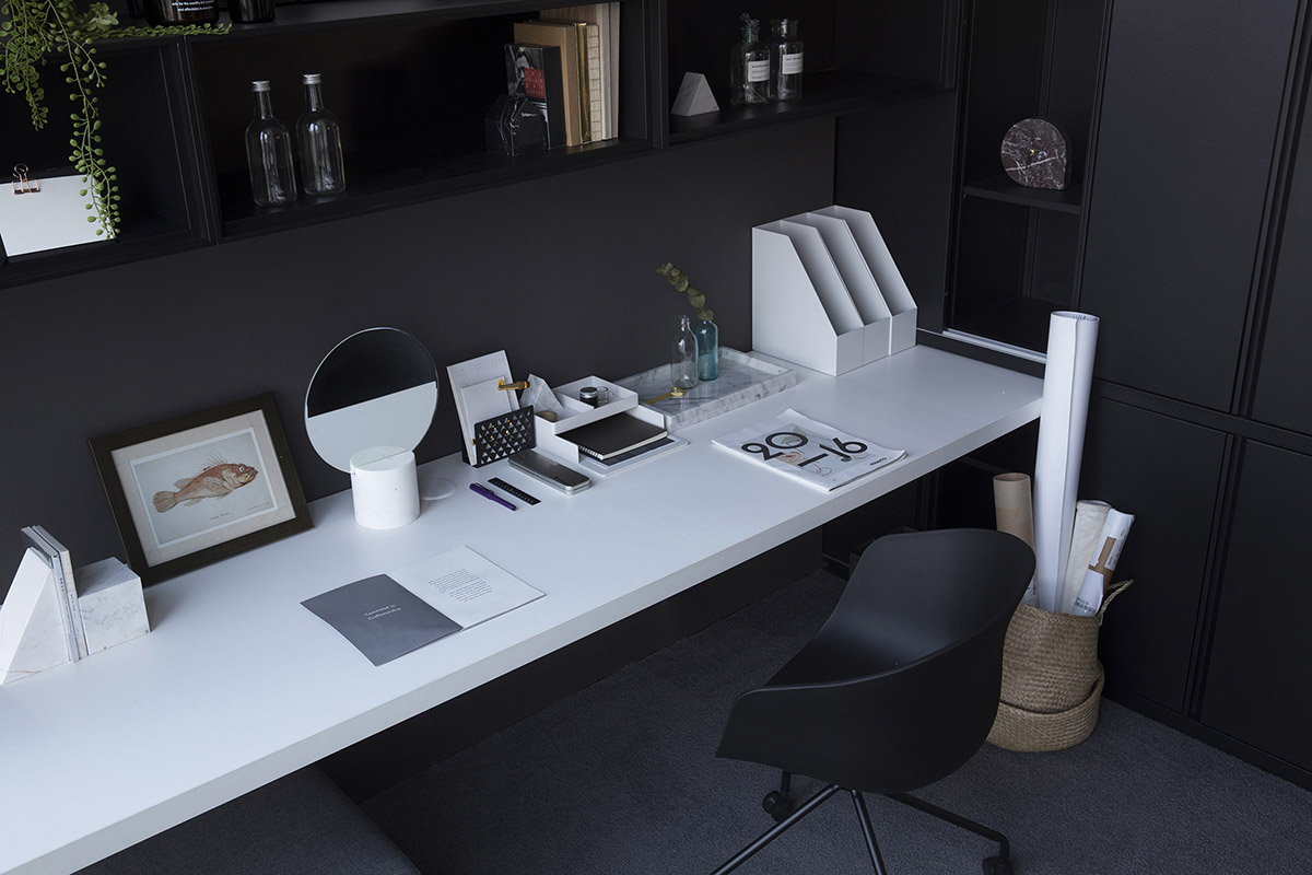 Peng & Partners Designed a Colorful Office that Seems like a Space Comes out of Mandrian's Painting