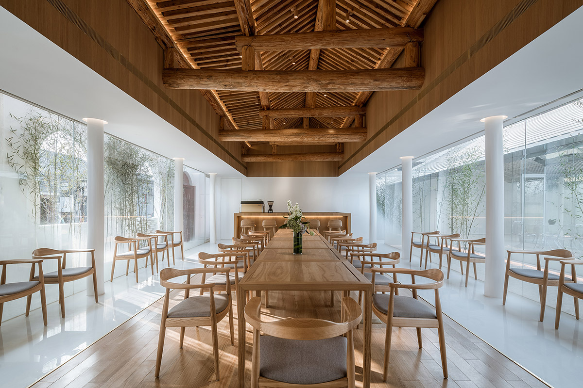 Archstudio converts Hutong's traditional commercial block into residences by 