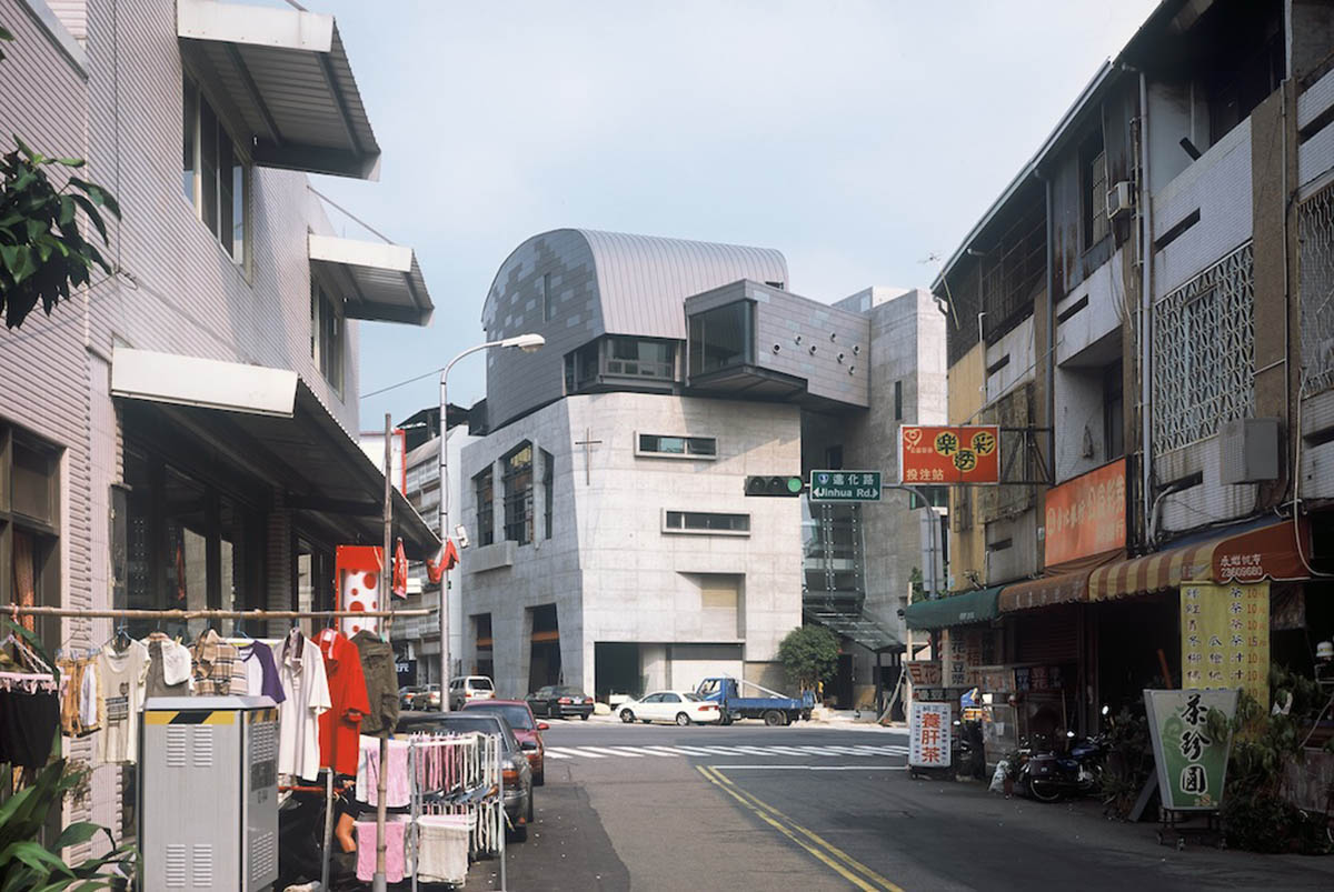 A Noah Ark on the Roof - The Light of Christ Salvation Church by AMBi Studio