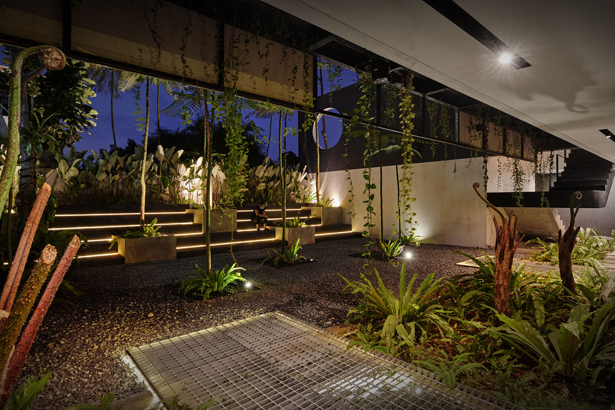 RAD+ar redesigns old vernacular building with tropical architecture as its main office in Jakarta