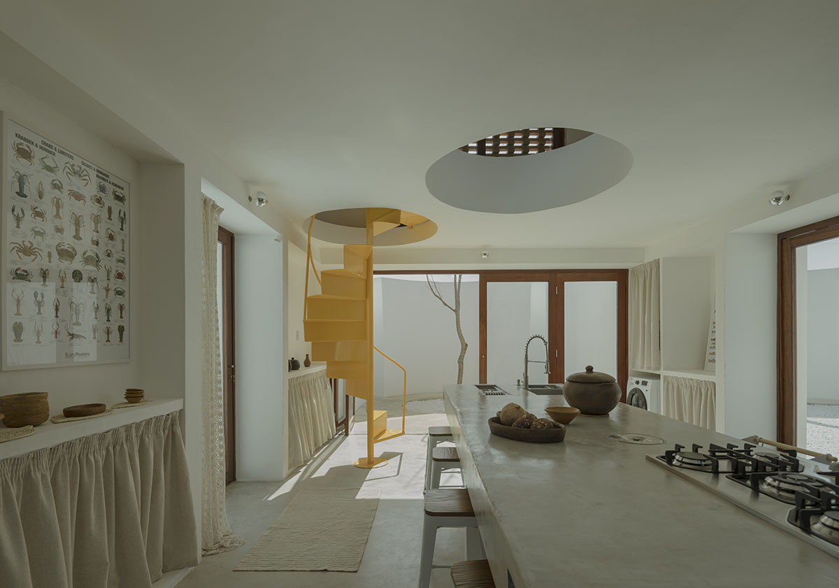 Atelier Matteo Arnone adds spacious brick tower to holiday home in Brazilian forest