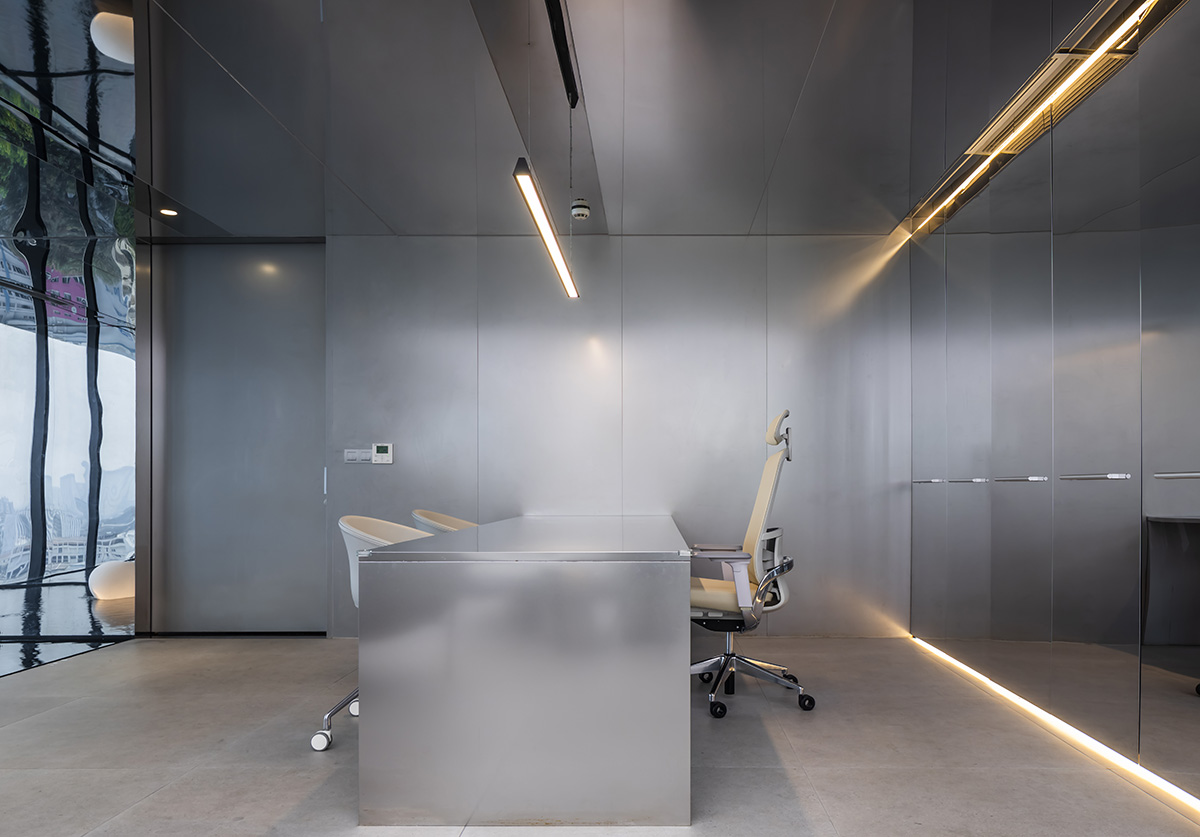 MIA Design Studio creates an outdoor garden for Mr.Green’s Office in Vietnam