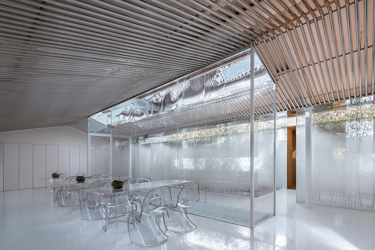 Archstudio converts Hutong's traditional commercial block into residences by 