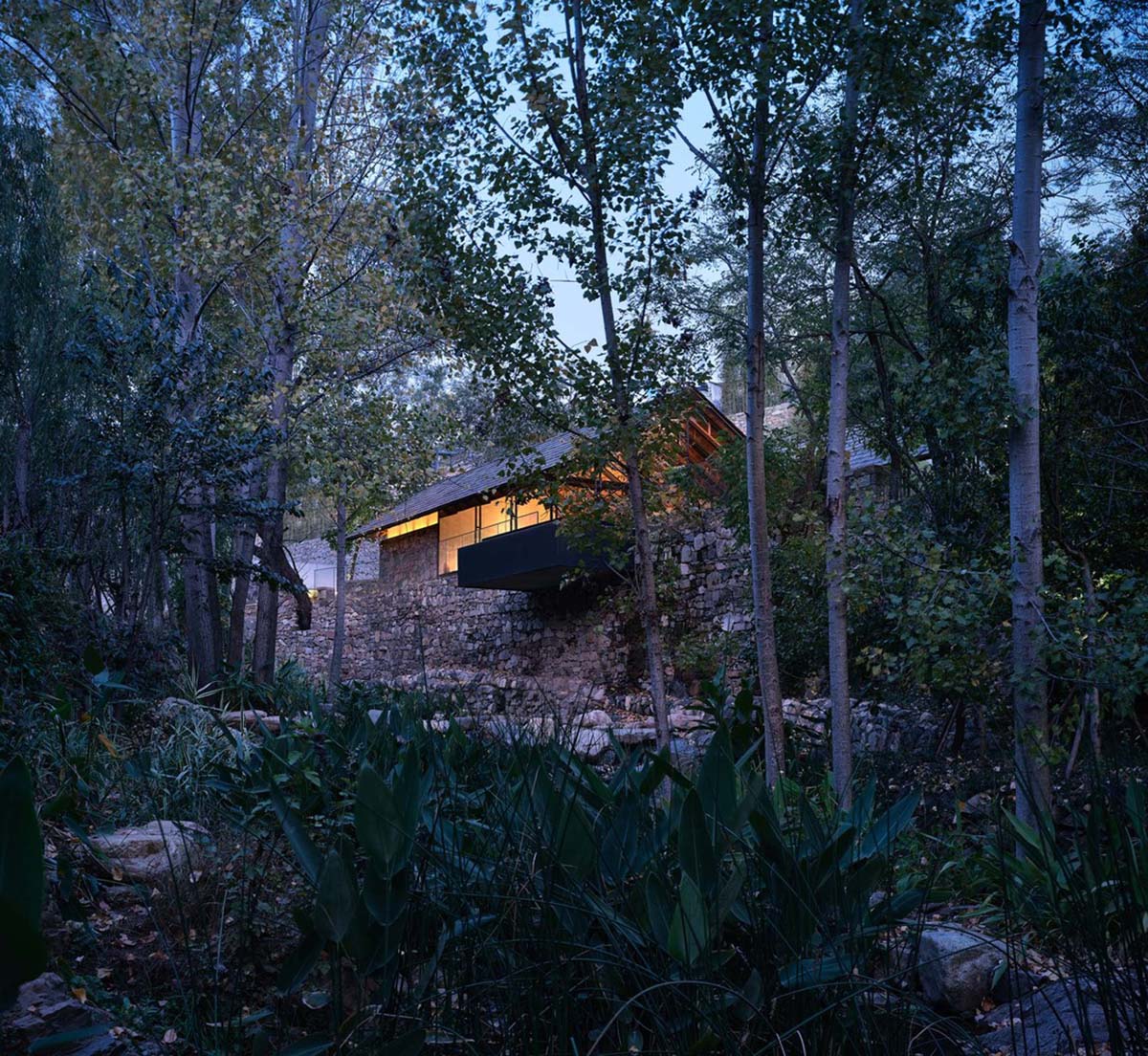 gad · line+ studio renovates old rubble houses and surrounding with light steel structures in China