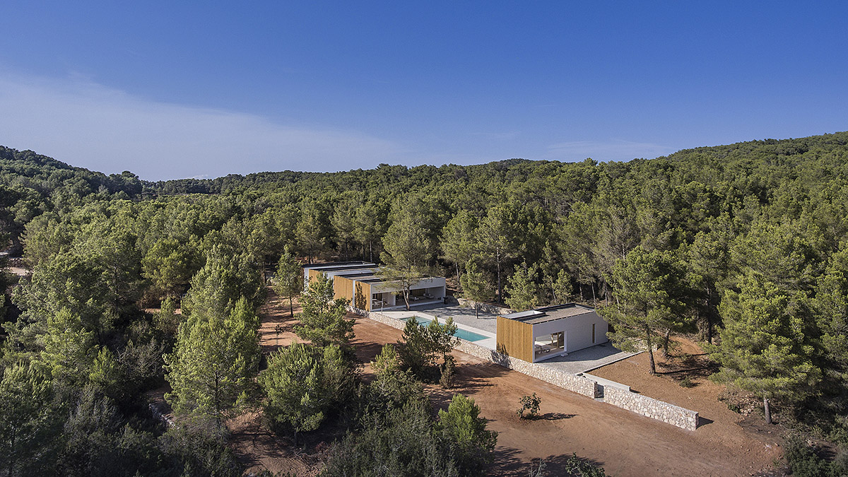 Marià Castelló Architecture designs fragmented all-white family house on the island of Ibiza