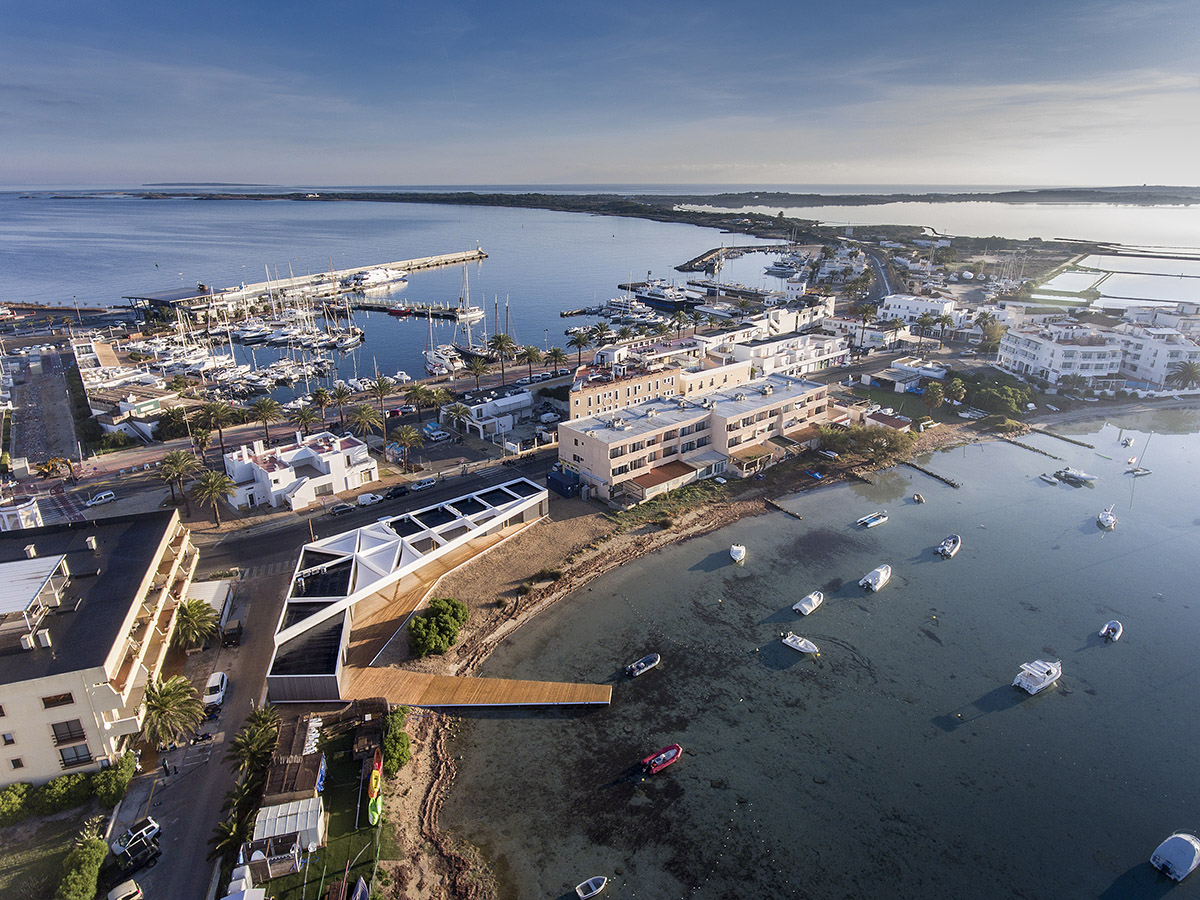 Marià Castelló Architecture completes Water Sports Center with permeable geometry in Formentera