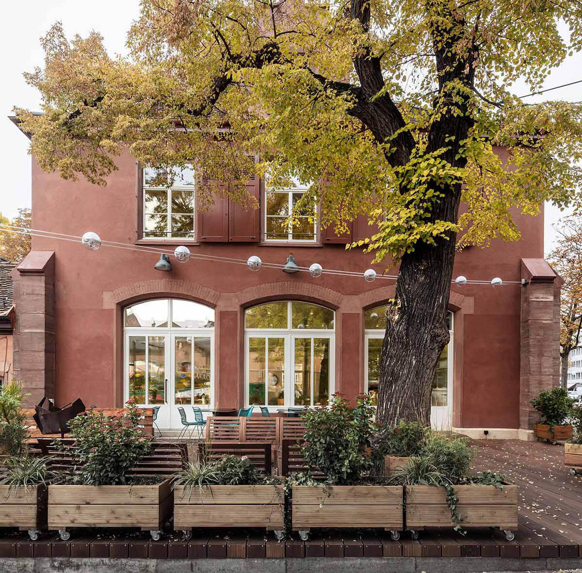 FDR Studio completes Parterre One Restaurant in pastel tones in the heart of Basel