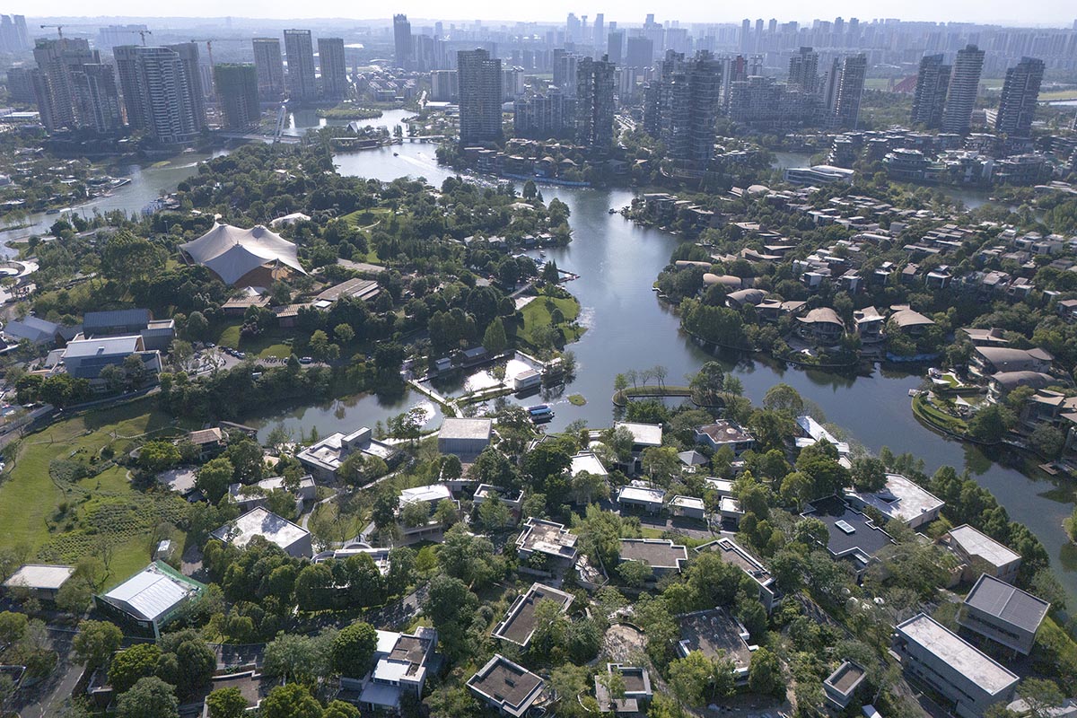 vari architects completes Luxe Lakes CPI Island in Chengdu