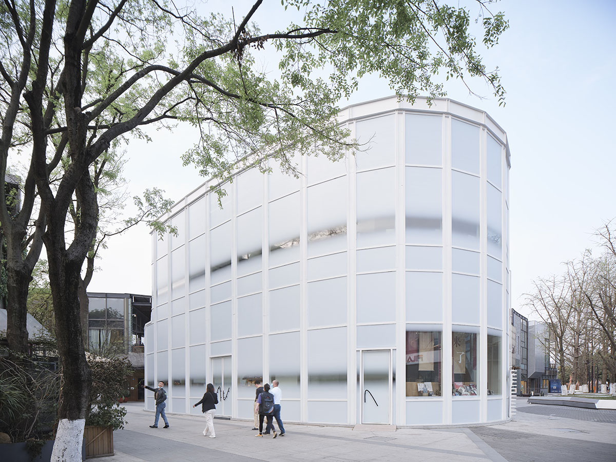 a9a rchitects wraps Fang Suo - Fang Ting Bookstore with transparent glass curtain wall in China