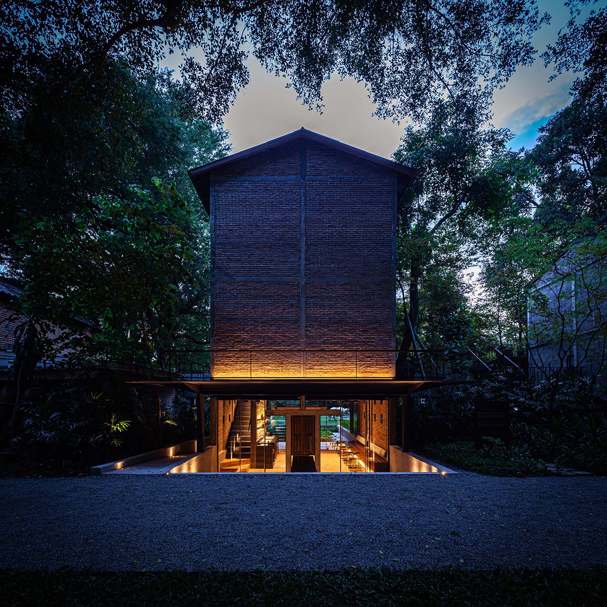 Sunken tea house by PAVA architects restores its historical elements in a former plant estate