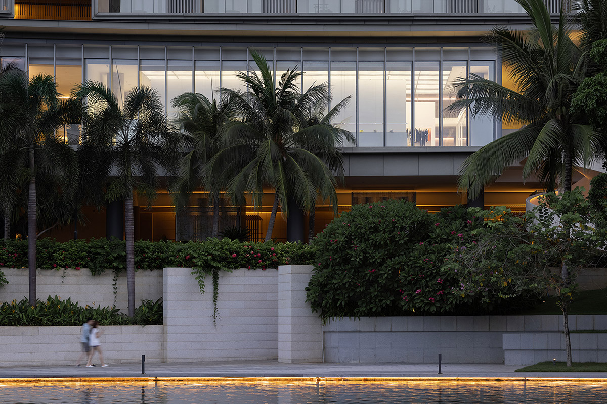 Various Associates creates a spatial experience of moving in waves for SND Sanya store in China