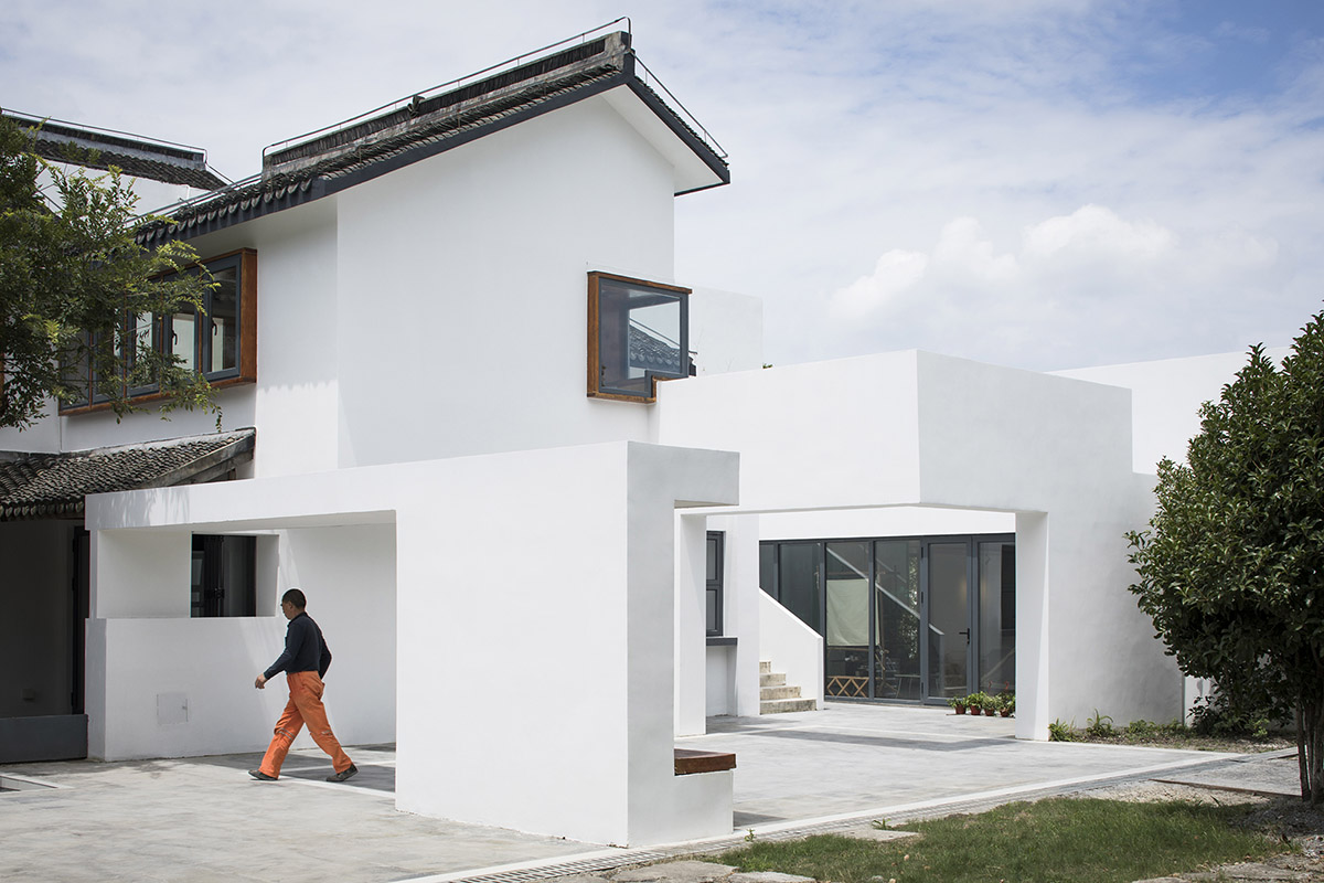 y.ad studio converts office building into a light-filled conference center in Kunshan