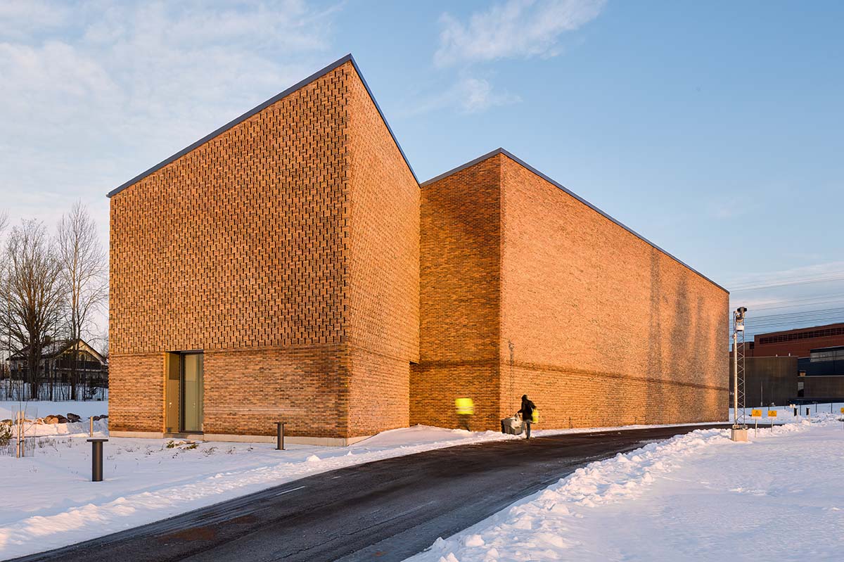 Kivinen Rusanen Architects built a substation featuring a patterned brick façade