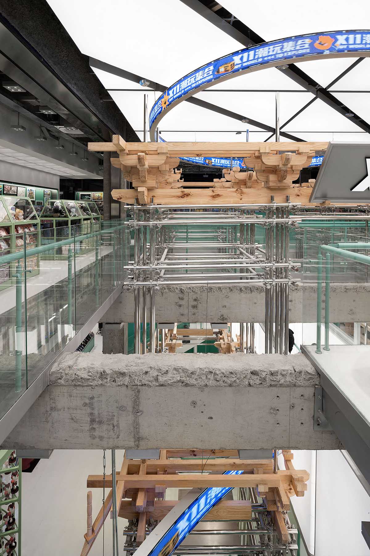 BloomDesign combines stainless steel tubes with timber joints to create retail store in China 