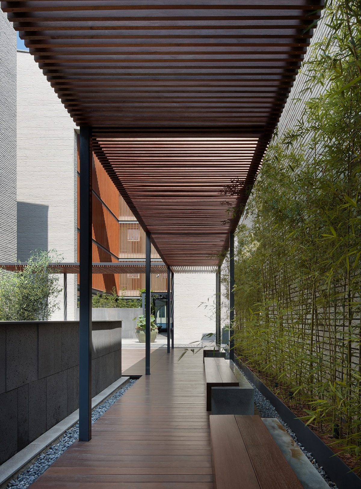 Fenghemuchen designed a club that expresses Beijing dwellers’ desire of a simple and slow lifestyle