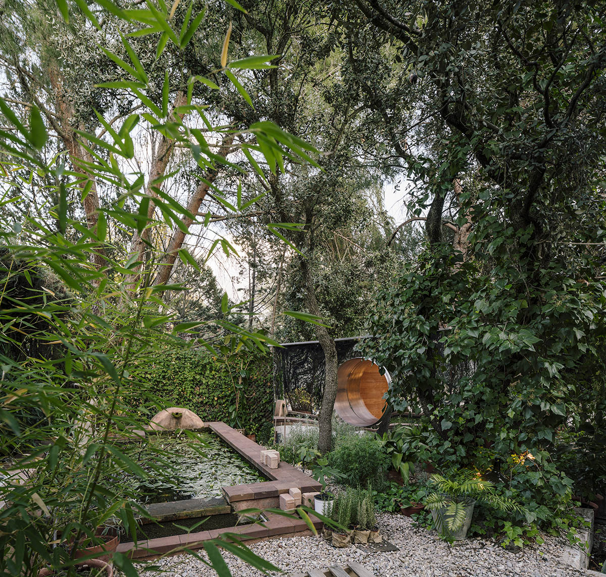 Delavegacanolasso Extends Small Garden House With Mirrored Guest Room In Madrid