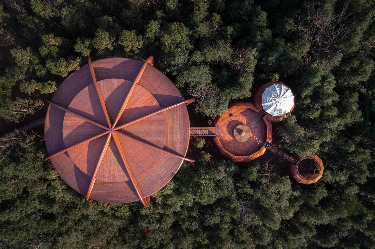 Atelier Design Continuum's ufo-themed holiday villa landed on the lush forest in Huangshan City