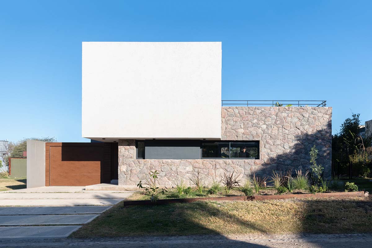 PSV Arquitectura completes Casa LVF in Córdoba, Argentina